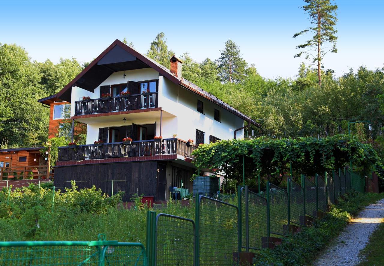 Merak Holiday Home Високо Екстериор снимка