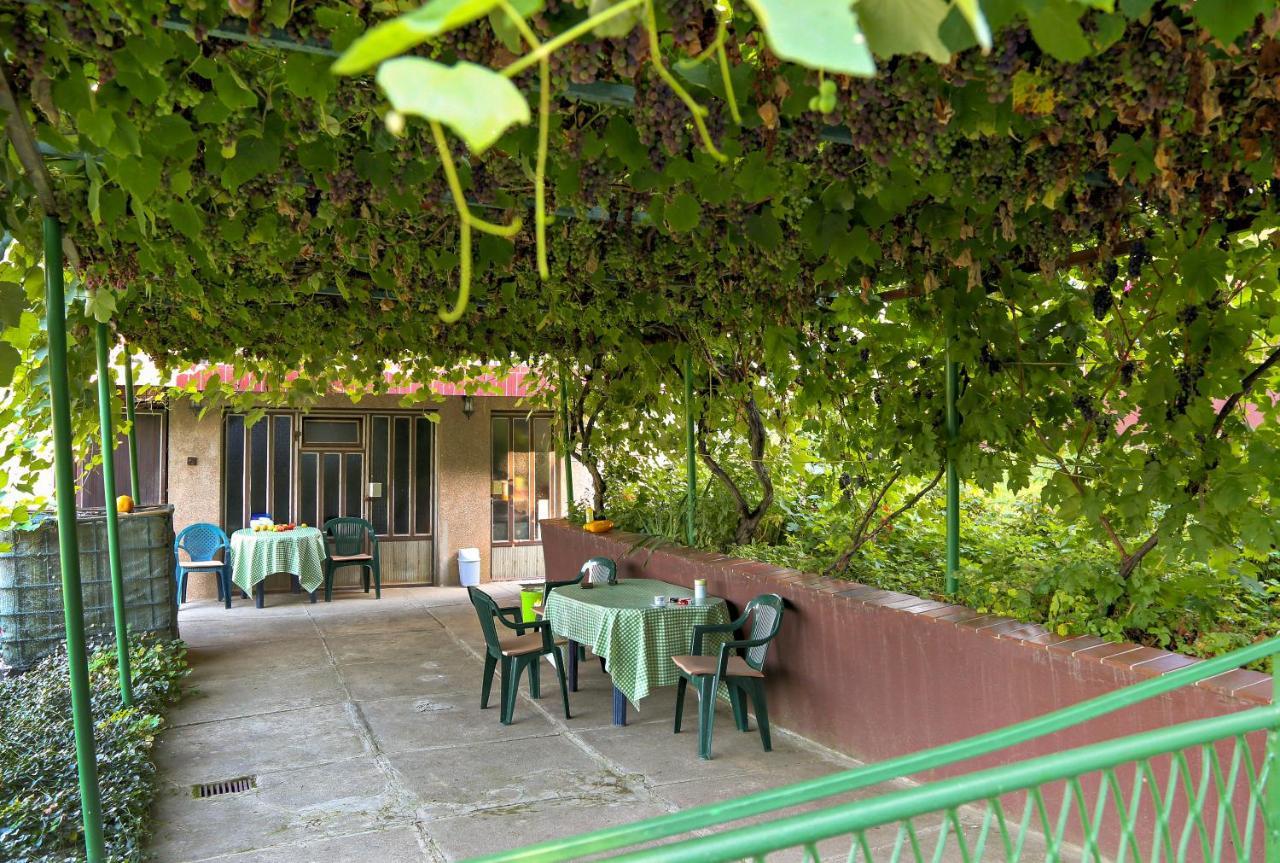 Merak Holiday Home Високо Екстериор снимка